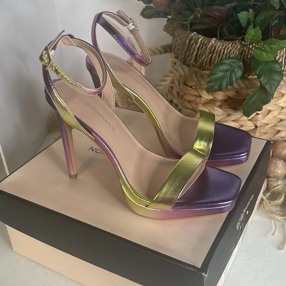 BCBGENERATION
Women's Cadence Metallic Sandals In Ombre Sz 7 - Picture 11 of 12